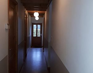 Lange gang in Huisje in Gersloot, vakantieaccommodatie op het Friese platteland.