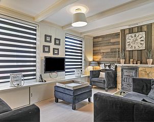 Tweede slaapkamer in FR478 vakantiehuis Boksum, Friesland, met comfortabele bedden en natuurlijk licht.