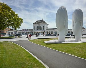 Moderne douche in FR478 vakantiehuis Boksum, Friesland, voor een verfrissende start van de dag.
