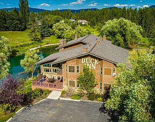 Guest house 2925801 • Bed and Breakfast Rocky Mountains • Duck Inn Lodge 
