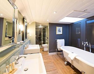 Guest house 30106505 - Apartment England - The Crown Manor House Hotel