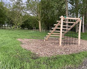 Klimtoestel in de buurt van Aledo Veluwe aan Zee Strand Horst, Ermelo, Gelderland. Avontuurlijke speeltuinen voor kinderen.