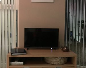 Gezellige binnenruimte van Atthis Veluwe aan Zee Strand Horst bungalow in Ermelo, Veluwe met moderne voorzieningen in Gelderland.