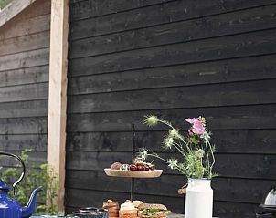 High tea buiten bij Huisje in Oosterwolde, bed and breakfast in Oosterwolde, Veluwe.