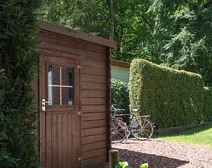 Schuurtje met fietsen bij www.vakantiebungalow-epe.nl in Epe, Veluwe ideaal voor fietstochten.