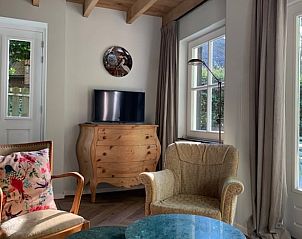 Stijlvolle woonkamer van Huisje in Hattem, vakantiehuis op de Veluwe, Gelderland.