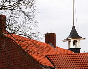 Karakteristieke daklijn van Huisje in Woldendorp, vakantiehuis in Noordoost Groningen, Groningen.
