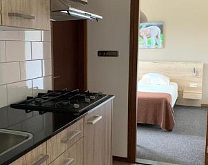 Moderne keuken in De Zegelskol vakantiehuis, Heijenrath, Zuid Limburg.