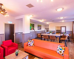 Moderne woonkamer in Voorhuis & Achterhuis vakantiehuis in Hoogeloon, Kempen, Noord Brabant