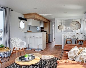 Open woonruimte in Vakantiehuis in Dinteloord met stijlvolle inrichting in West Brabant.