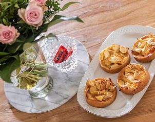 Verse appeltaartjes in de keuken van Vakantiehuisje in Rucphen, Noord Brabant.