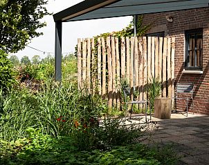Privterras bij Vakantiehuis in Zegge, ideaal voor een ontspannen vakantie in Zegge, West Brabant.