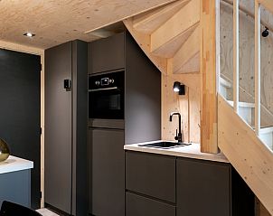 Strakke keuken in Huisje in Teteringen, vakantiehuis in Teteringen, Noord Brabant.