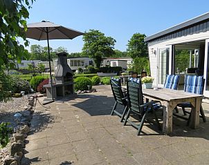 Ontspan op het zonnige terras van vakantiehuis huisje 143 in Hoorn aan het water.