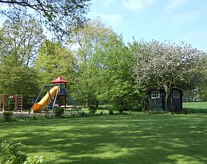 Speeltuin bij 't Boszicht in Nutter, Twente, omringd door groen en ruimte voor kinderen.