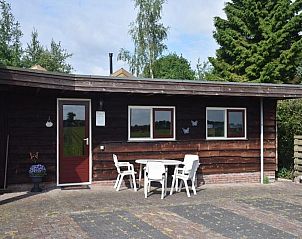 Verblijf 551903 • Vakantiewoning Noordwest Overijssel • Leuk 4 persoons zomerchalet in mooie omgeving 