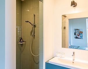 Moderne badkamer in Vakantiehuis in Nigtevecht, Utrecht met stijlvolle douche.
