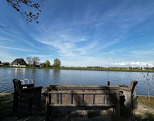 Gezellige zitplek aan het water bij Vakantiehuis in Nigtevecht, Utrecht noord, met prachtig uitzicht.