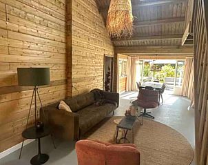 Ruime binnenruimte van Oak Valley 15 vakantiehuis in Soesterberg, Utrecht noord.