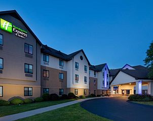 Guest house 5625103 • Apartment New England • Holiday Inn Express & Suites Bradley Airport, an IHG Hotel 