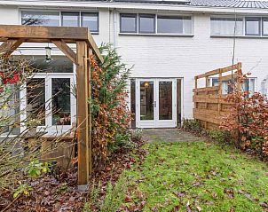 Stijlvolle badkamer met douche in vakantiehuis UT072, Austerlitz.