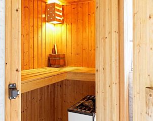 Priv sauna in vakantiehuis Strand 97, Scharendijke, Schouwen-Duiveland, voor een ultieme wellnesservaring in Zeeland.