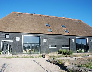 Hoeve Plantlust: Barn left in Oostkapelle, Walcheren, met een ruime en uitnodigende buitenruimte.