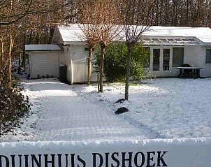 Dishoek 6a bungalow in Dishoek Walcheren bedekt met sneeuw in de winter.