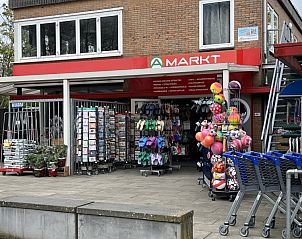 Lokale supermarkt nabij Vebenabos 43a vakantiehuis in Vlissingen, Walcheren.