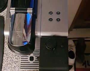 Nespresso-apparaat in keuken van 4 Stam chalet, Ardoer Camping, Zuid-Beveland