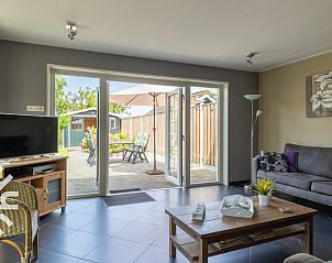 Gezellige slaapkamer met uitzicht in vakantiehuis ZE207, Oud Sabbinge, Zuid-Beveland.