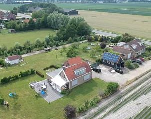 Luchtfoto van Huisje in Lewedorp, een vakantiehuis omringd door natuur in Zuid-Beveland, Zeeland.