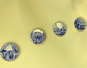 Decorative signs in Cottage in Stolwijk, cottage in South Holland with traditional touches.