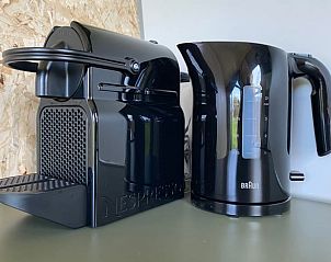 Modern coffee and tea facilities in Cottage in Sommeldsijk, perfect for a relaxing vacation in Sommelsdijk.