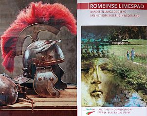 Buitenruimte van vakantiehuis ZH032 in Valkenburg met gezellige zithoek.