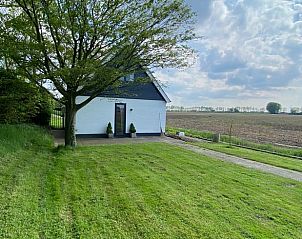 Vakantiehuis in Klaaswaal met groene tuin, een perfecte vakantiewoning in Voorne Putten.