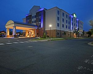 Verblijf 9125302 • Vakantie appartement Zuiden • Holiday Inn Express & Suites Charlotte North, an IHG Hotel 