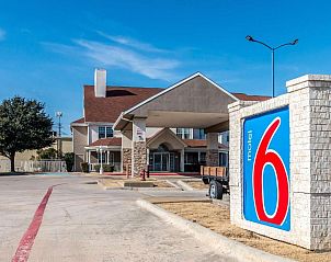 Guest house 9525601 • Apartment Texas • Motel 6-North Richland Hills, TX - NE Fort Worth 